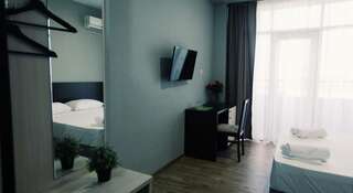Гостиница Айсберг Лазаревское Двухместный номер с 1 кроватью или 2 отдельными кроватями + дополнительной кроватью-2