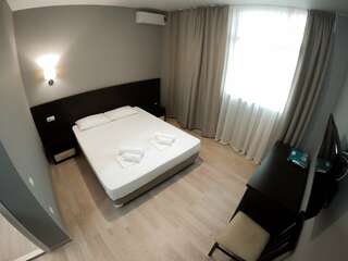 Гостиница Айсберг Лазаревское Двухместный номер без балкона-1